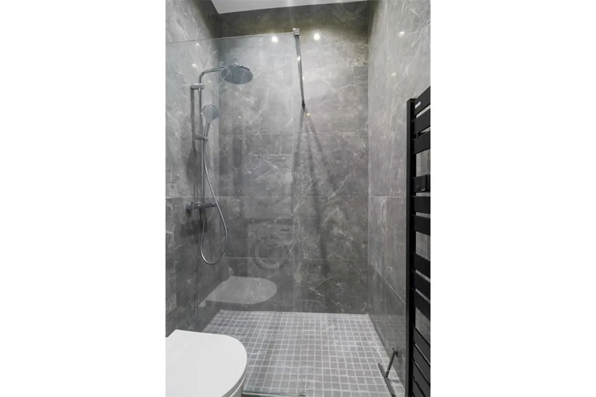 Mobility Lease - La Fayette - 8 People Apartment Paris France