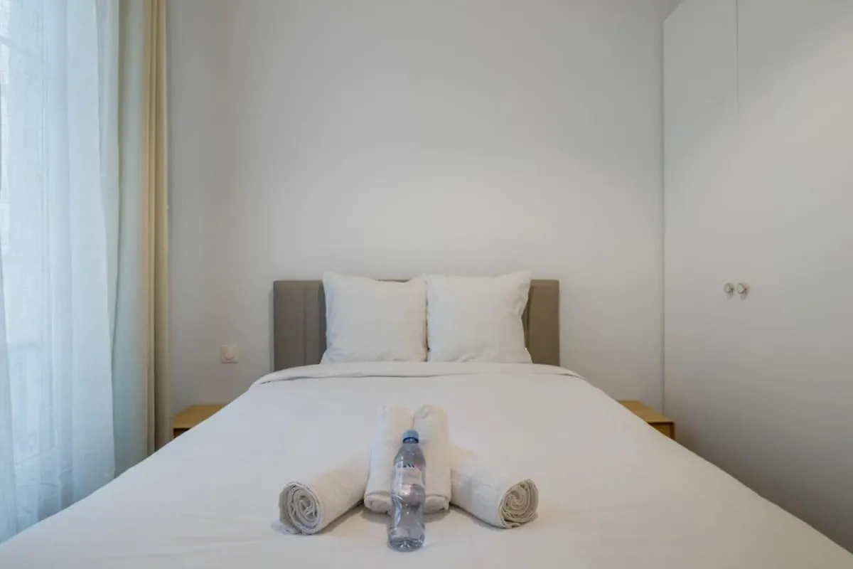 Mobility Lease - La Fayette - 8 People Apartment Paris France